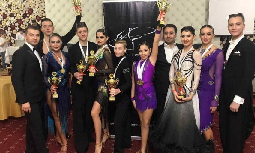 Одесские танцоры взяли 7 призовых мест на соревнованиях в Молдове
