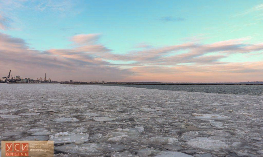 Одесский порт покрылся льдом
