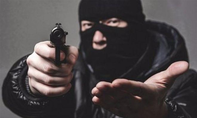 Разбойное нападение на лотомаркет: злоумышленник отобрал более 50 тысяч