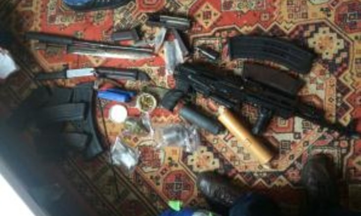 Преступную шайку, «баловавшуюся» оружием и наркотиками, задержали в Одессе