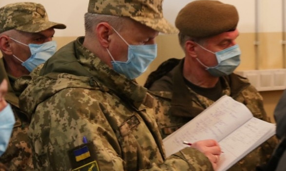 В Украине станут реже призывать в армию - ловля призывников прекратится?