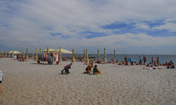 На одесских пляжах все меньше туристов