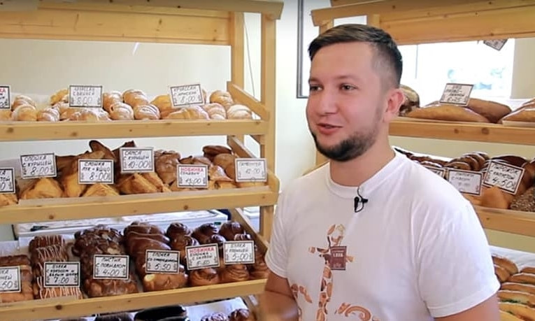 В Одессе раздают бесплатный хлеб пенсионерам и нуждающимся