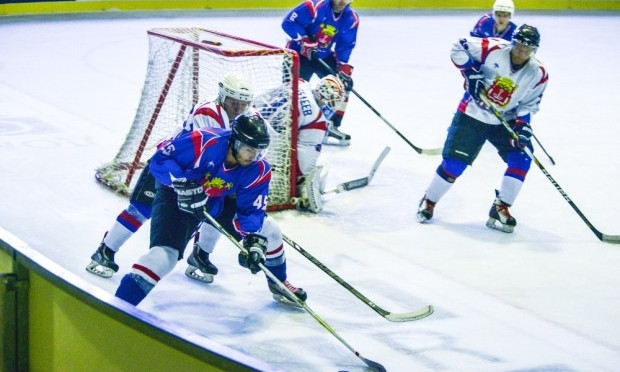 Во Дворце спорта стартовал чемпионат Одессы по хоккею
