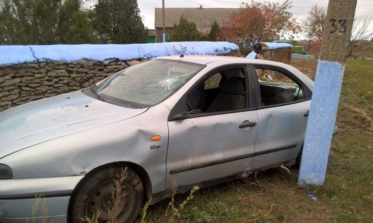 Инцидент в Тузлах: авто протаранило каменный забор церкви