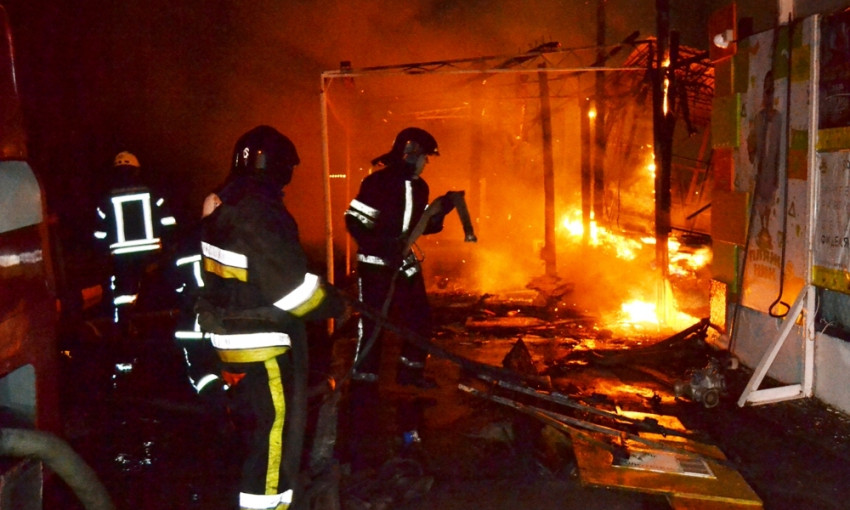 Видео и подробности от спасателей о пожаре в ресторанном комплексе «Пляжник»