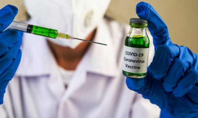 Английские фармацевты обещают миру вакцину от коронавируса к осени