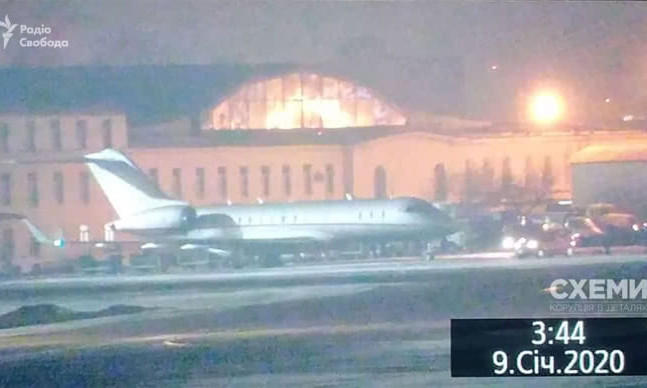 «СХЕМЫ»: Президент вернулся из Омана почти через сутки после авиакатастрофы