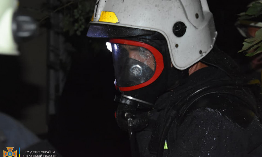 В Одессе тушили пожар в  подвале многоэтажки 