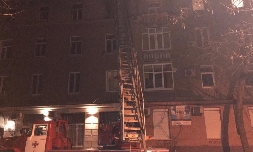 Смертельный пожар на проспекте Шевченко: одну женщину удалось спасти