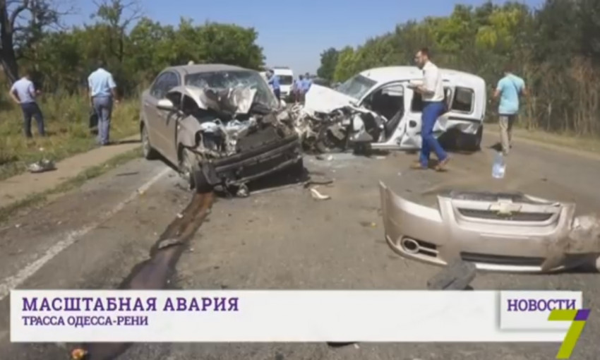 14 пострадавших в результате серьезного ДТП на трассе Одесса-Рени