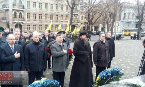 В День соборности руководство Одессы и области возложило цветы к памятнику Шевченко