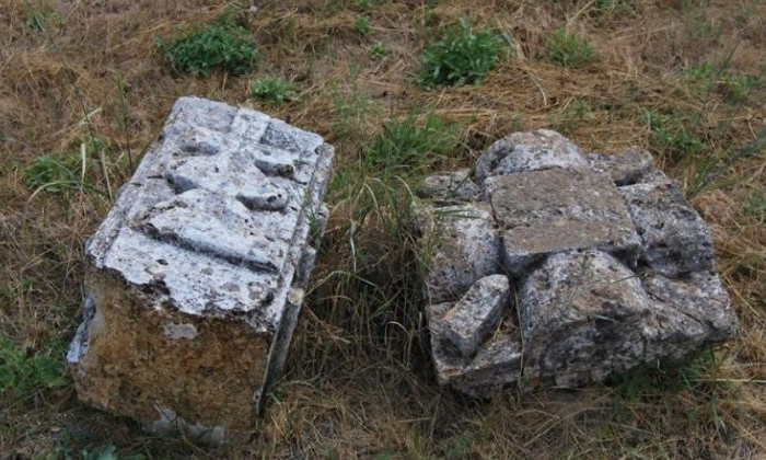 В Усатово разрушают скифский курган и древние захоронения (ФОТО)