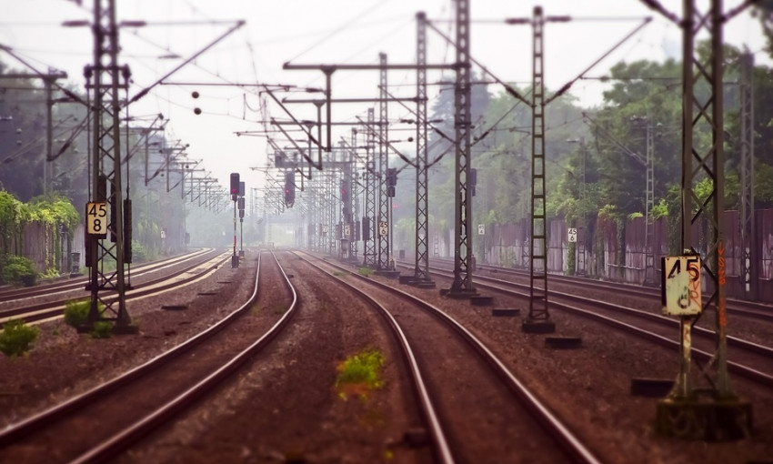 Под Одессой под грузовой поезд попал 24-летний турист из Беларуси