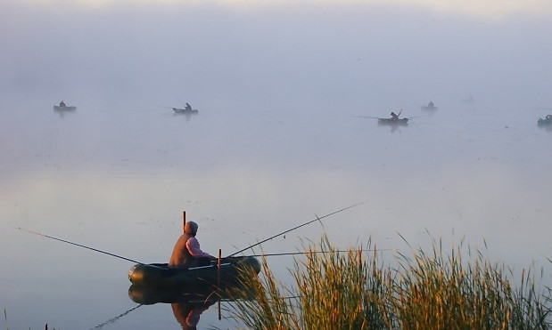 На озере Сасык пропали двое молодых рыбаков