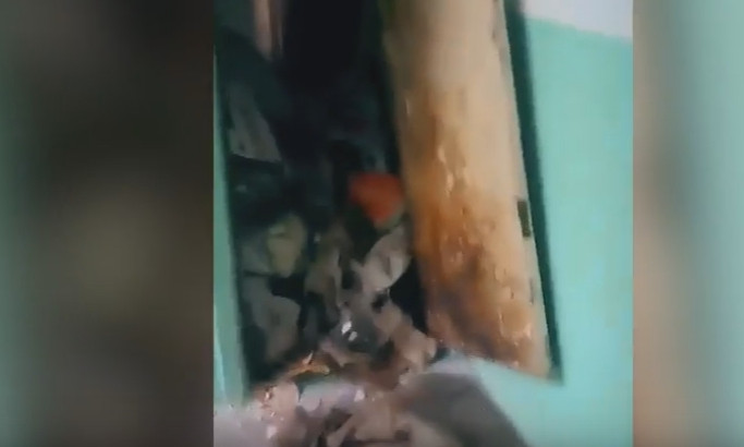 Одесситы в шоке: сосед превратил свою квартиру в бомжатник