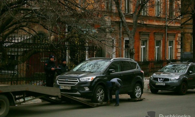 В Одессе «автохамы» продолжают всех удивлять и создавать аварийные ситуации(Фото)