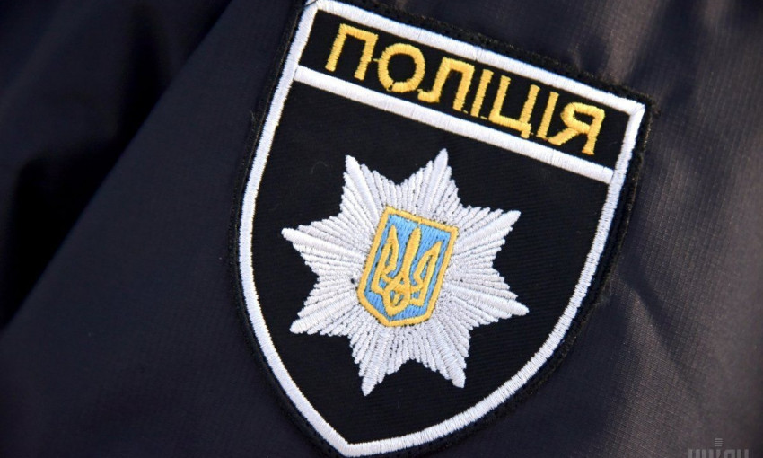 В Одессе у полицейского украли наручники 