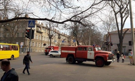 Неравнодушные одесситы предотвратили пожар в центре города (ФОТО)