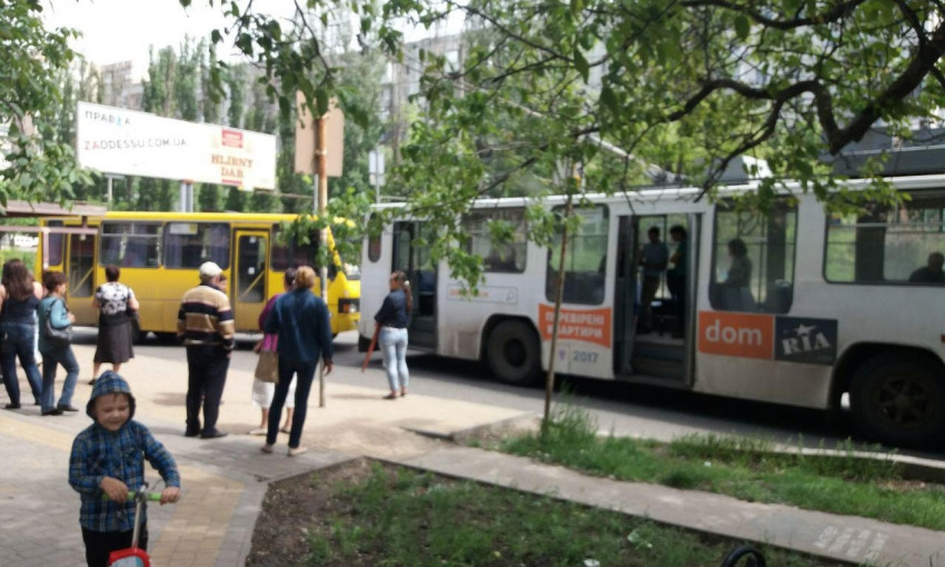 В Одессе произошло ДТП с участием общественного транспорта (ФОТО)