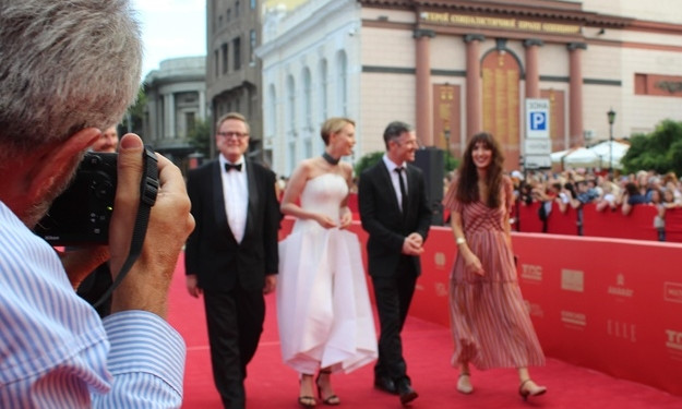 Долой стыд: в сети жестко потроллили фото открытия Одесского кинофестиваля