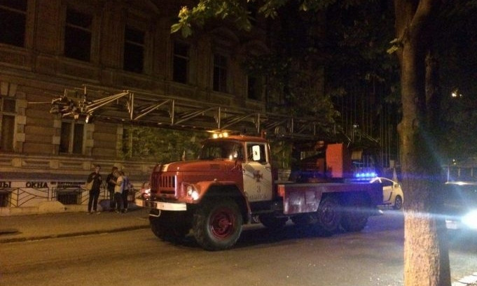 В центре Одессы произошел пожар: горел подвал дома