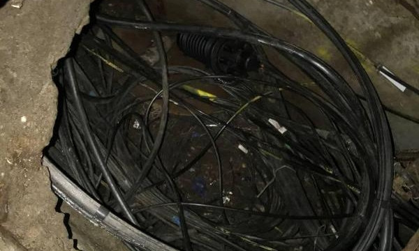 В Одессе парни пытались похитить кабель