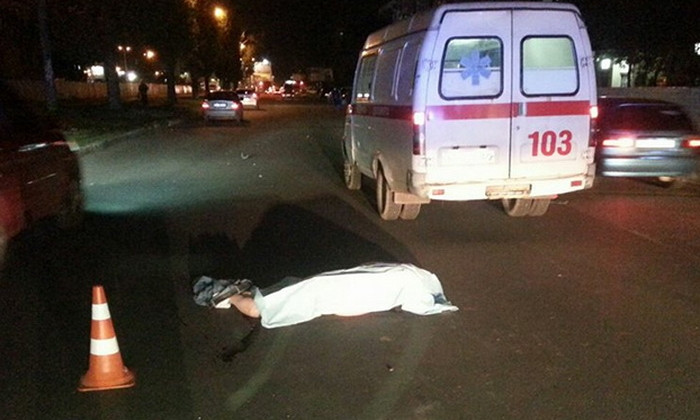 На Днепропетровской дороге иномарка насмерть сбила пешехода (фото 18+)