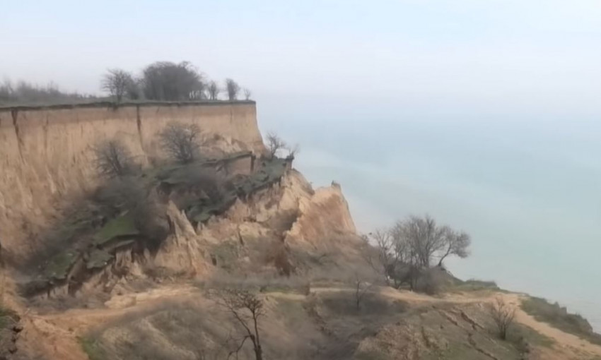 Оползни на побережье Одесского залива (видео)