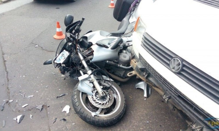 В Одессе в дорожной аварии пострадал мотоциклист