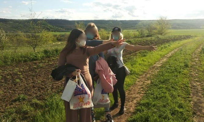 Туристки пытались попасть в Украину в обход пограничных пунктов пропуска