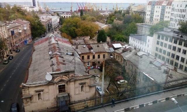 В центре Одессе рухнул жилой дом