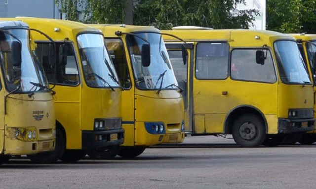 Пассажиры одесской маршрутки выясняли отношения на кулаках (ВИДЕО)