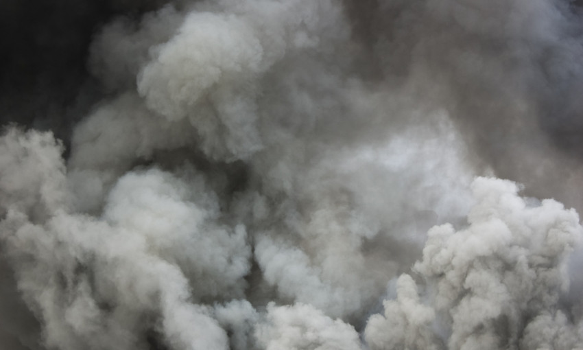 Центр Одессы заволокло дымом 