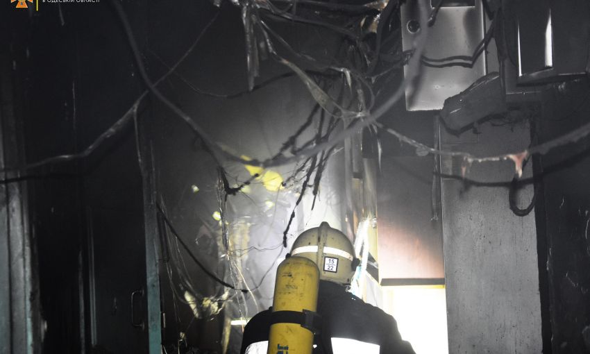Во время пожара в Одессе эвакуировали 35 человек