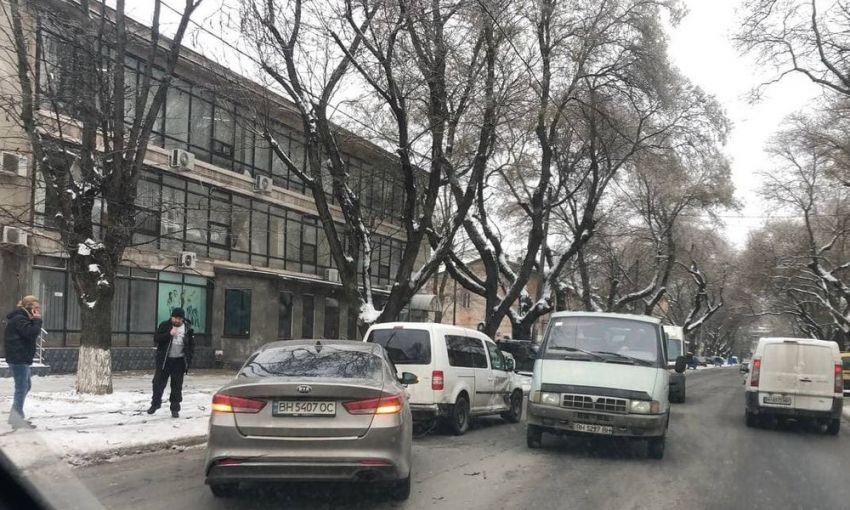 В Одессе на ул. Степовой столкнулись две иномарки