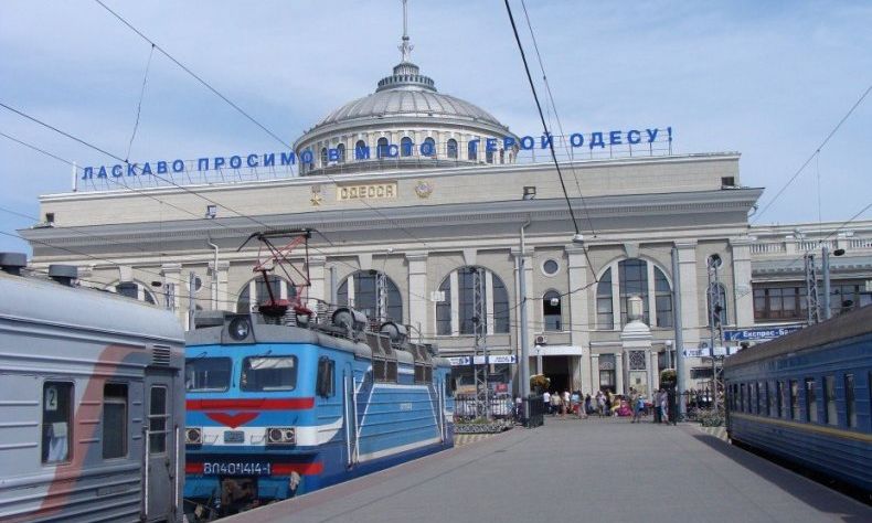 На зимние праздники с одесского железнодорожного вокзала запускают дополнительные поезда