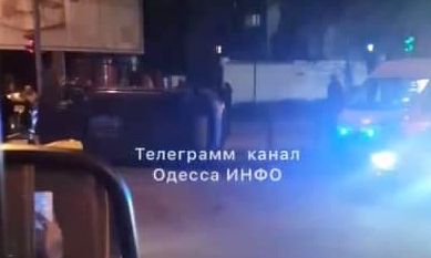 Крупная авария на Черемушках: водители двух иномарок не смогли поделить дорогу