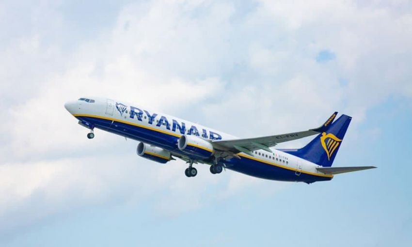 "Ryanair" обещает новые рейсы на лето по 25 евро