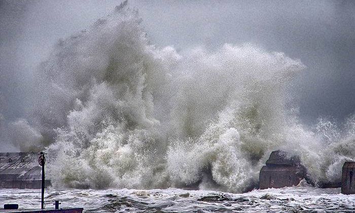 Морская буря, гроза и ветер: в Одессе на сегодня объявили штормовое предупреждение