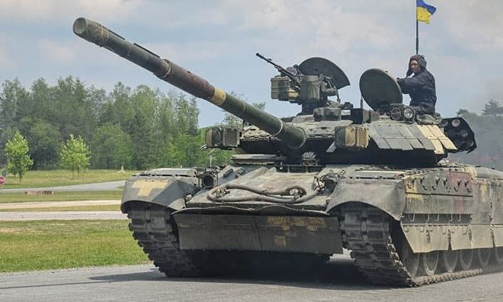 По Одессе будет колесить военная техника: военные просят не паниковать