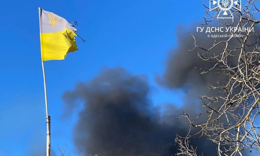 В Одесской области украинский флаг выдержал российский ракетный удар