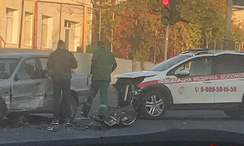В Одессе в аварию попала «неотложка»