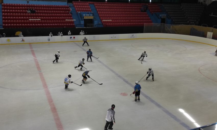 Одесские юные хоккеисты отлично стартовали на чемпионате Украины