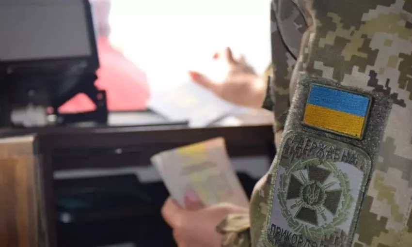 Пограничники на Одещине не разрешили поклоннику "русского мира" и СССР покинуть Украину