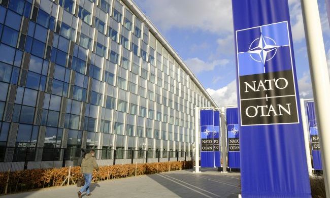 НАТО меняет риторику: представители альянса признают, что Россия не планирует вторжение в Украину