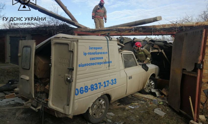 На Одещине в автомобиле взорвался газовый баллон: повредились окна в квартирах