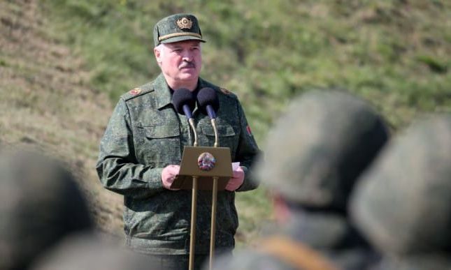 Беларусь намерена развернуть войска на границе с Украиной