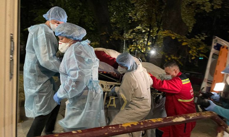 Кислородный кризис в Одессе: 43 «вирусных» пациента экстренно перевозили из одной больницы в другую