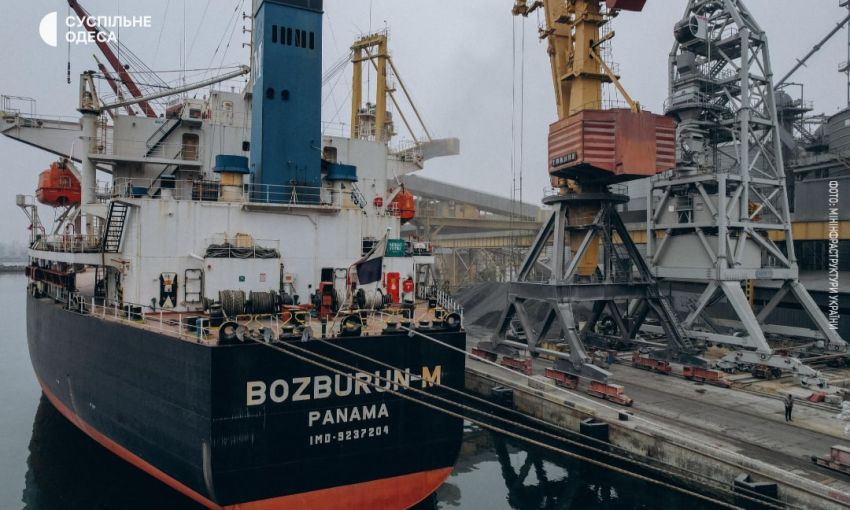 За два дня порты Большой Одессы покинули 9 кораблей с украинской агропродукцией